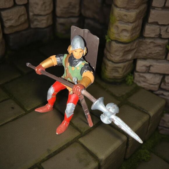 Papo 39381 Infantry Man Red Knight w/Sheild Figure B7 - Picture 1 of 6